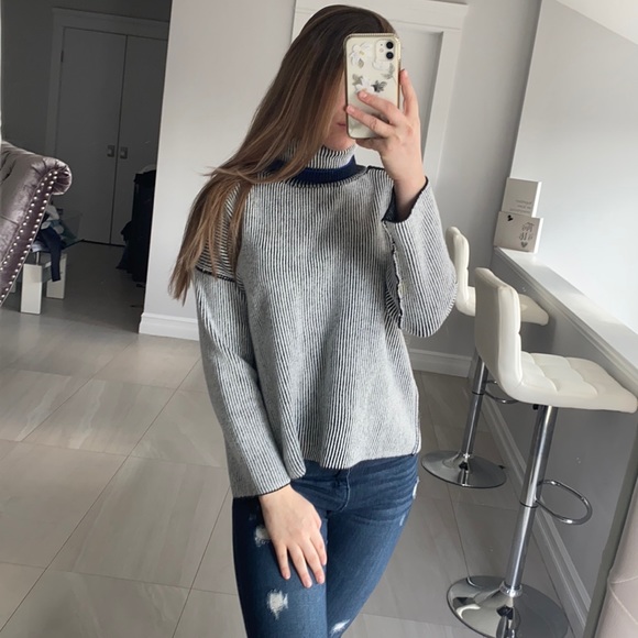 Theo & Spense Turtleneck - Picture 2 of 8